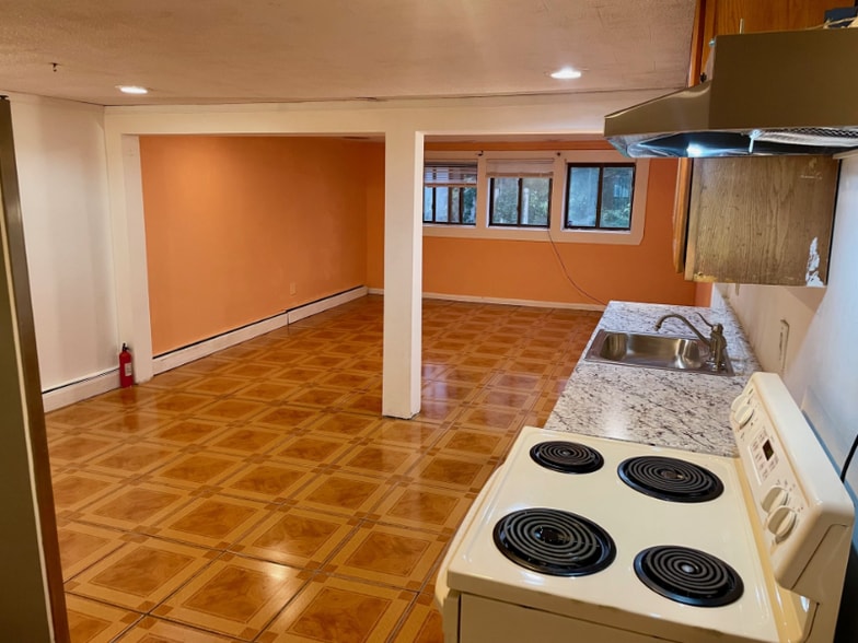 Primary Photo - 1077 Martinstein Ave