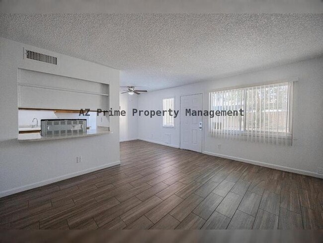 Building Photo - 8445 N 34th Ave