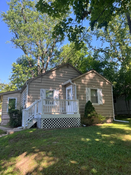 Primary Photo - 3732 Madison St