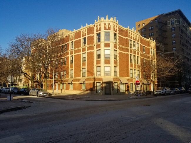 Primary Photo - 1070 W Granville Ave
