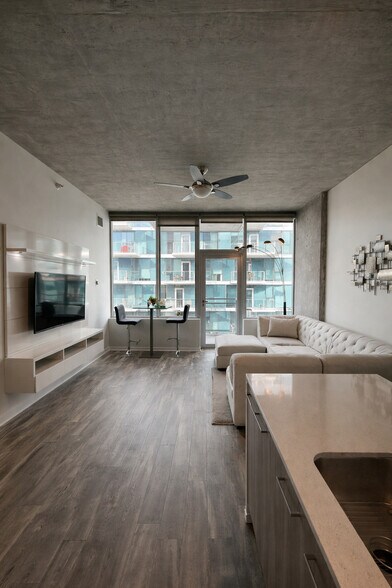 Building Photo - 1345 S Wabash Ave