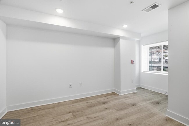 Building Photo - 4312 Pennsgrove St