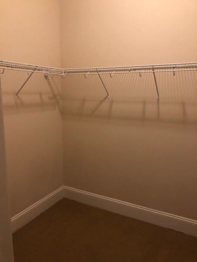 Building Photo - 4625 Piedmont Row Dr