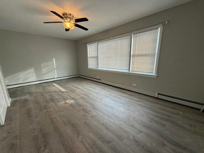 Building Photo - 5358 S Narragansett Ave