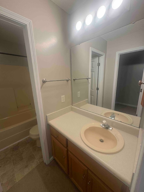 Building Photo - 210 Chadwyck Cir