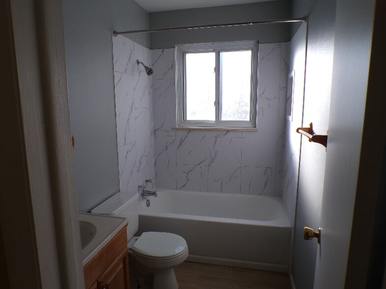 Building Photo - 1308 Hartford St