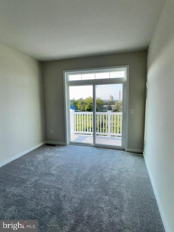 Building Photo - 701 Platinum Dr