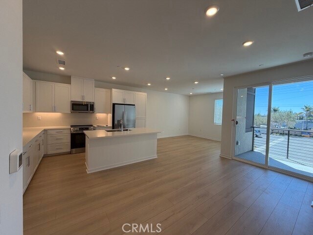 Building Photo - 1429 E Via Acero