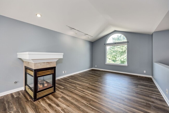 Building Photo - Poulsbo Home