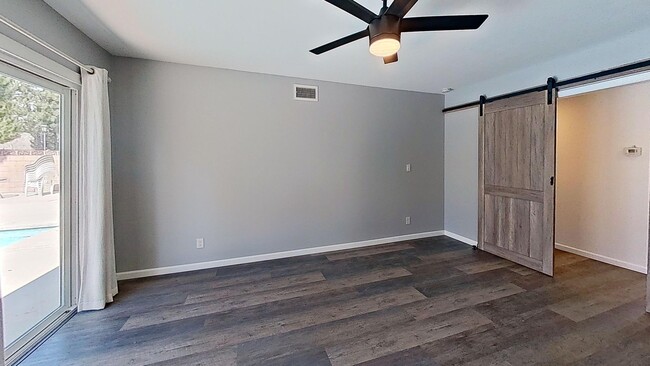 Building Photo - Beautiful 3/bedroom home in Canyon Country !