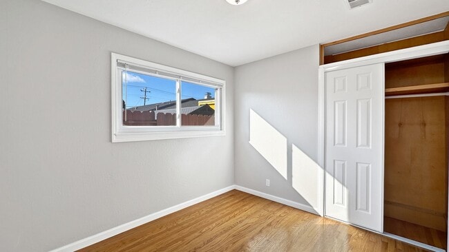 Building Photo - Coastal Comfort & Entertainer’s Retreat in Marina Faire