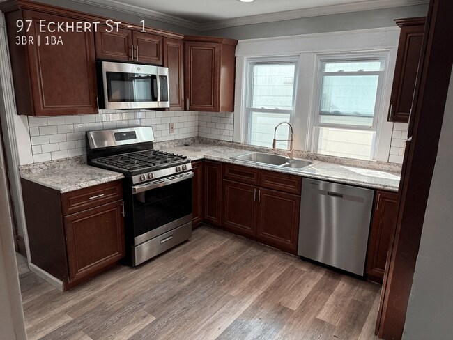 Building Photo - 97 Eckhert St