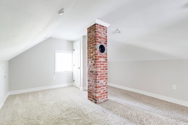 Building Photo - 6212 Monument Ave