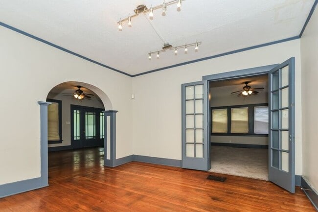 Building Photo - 105 Rockwood Ave