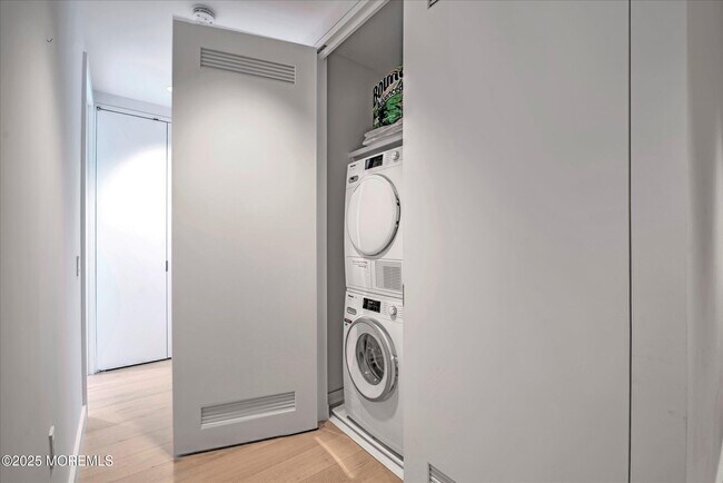 Building Photo - 1101 Ocean Ave N