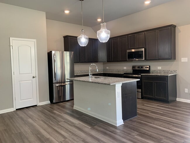 Building Photo - 1231 Lilac Ledge Dr