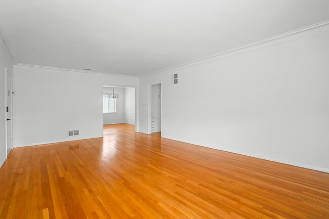 Living room - 8214 De Longpre Ave