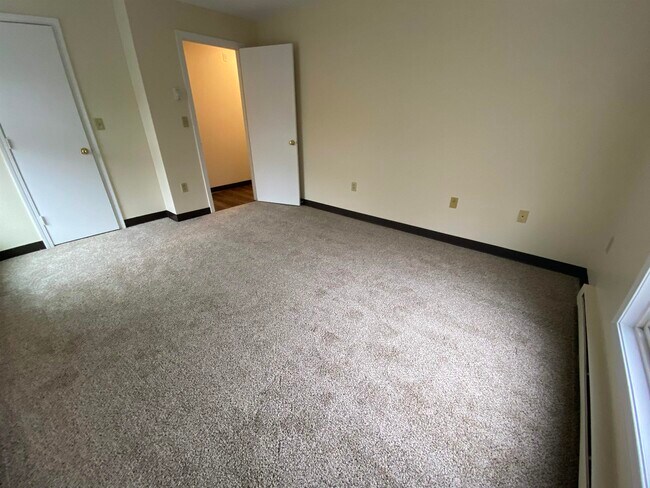 Building Photo - 143 Eastern Ave