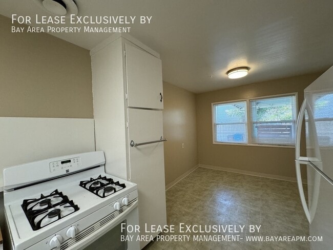 Building Photo - 330 Orchard Ave