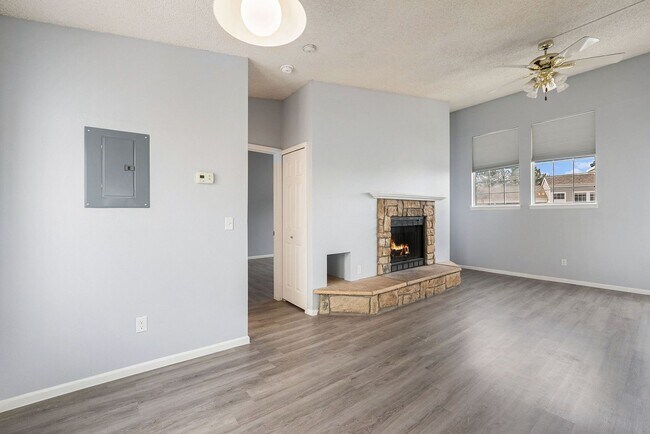 Building Photo - Lake Views in the City! **Move-In Special**
