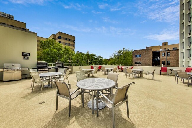 Building Photo - 5100 N Marine Dr