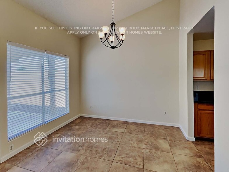 Building Photo - 2500 N Cholla St