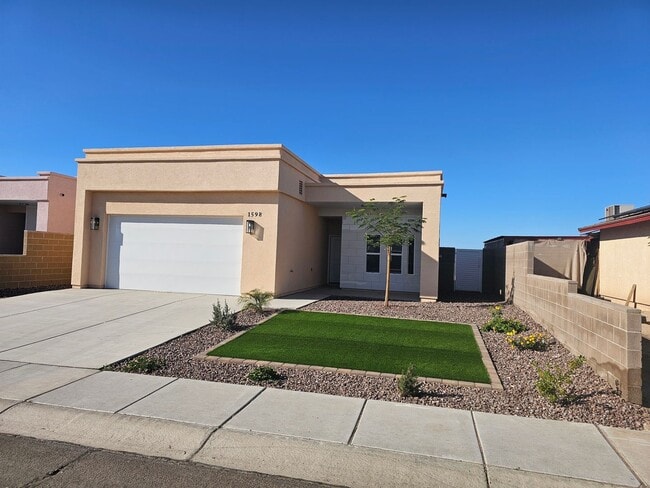 Building Photo - New San Luis AZ Rental with landscaping and fenced lot - 3 Bedrooms