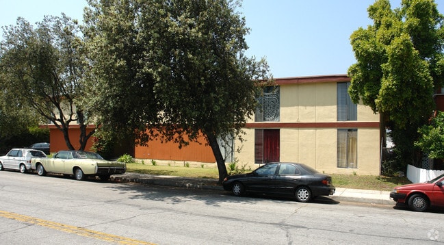 Building Photo - 525 E Olive Ave