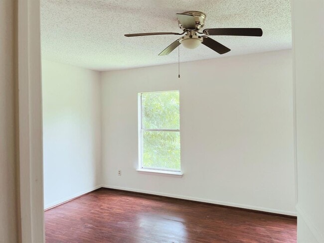 Building Photo - 12138 Flaxen Dr