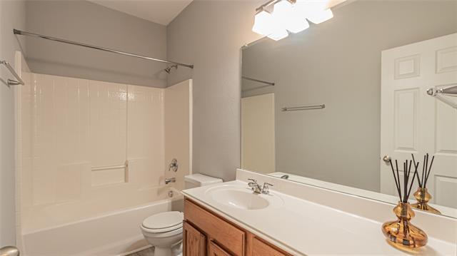 Building Photo - 704 Cedar Cove Dr