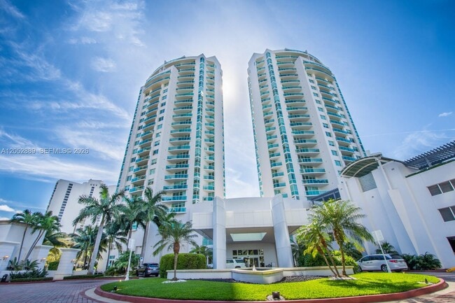 Building Photo - 19400 Turnberry Way