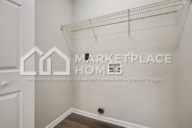 Building Photo - 3028 Dairy Farm Dr