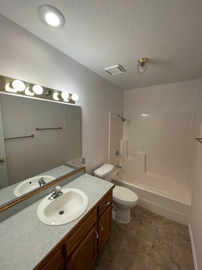 Building Photo - COMING SOON!! Quaint 3 bedroom home! If yo...