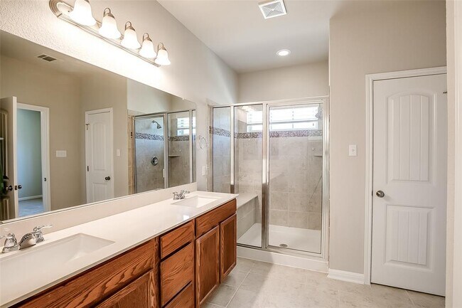 Building Photo - 7220 Wyoming Springs Dr