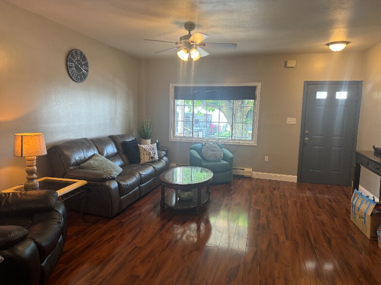 Building Photo - 38 S Gates Ave