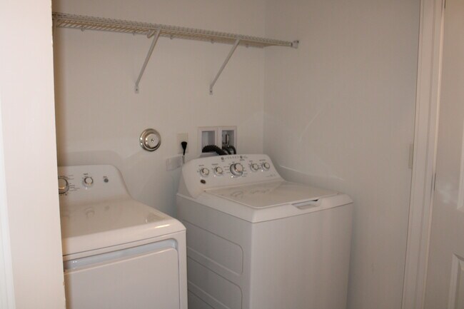 Building Photo - 4536 E Aqua Bella Ln