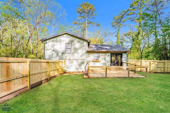 Building Photo - Beautiful 3 Bed 2 Bath Home in Hoover - Ju...