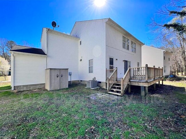Building Photo - 120 Low Ridge Rd