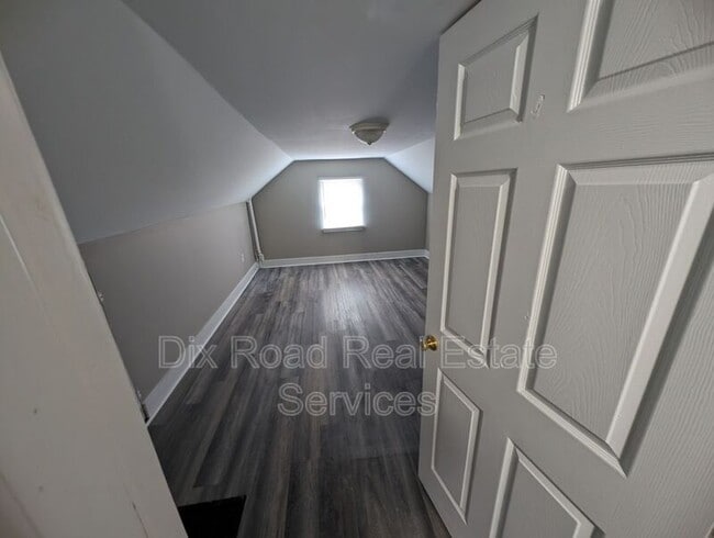 Building Photo - 1047 Lexington Ave