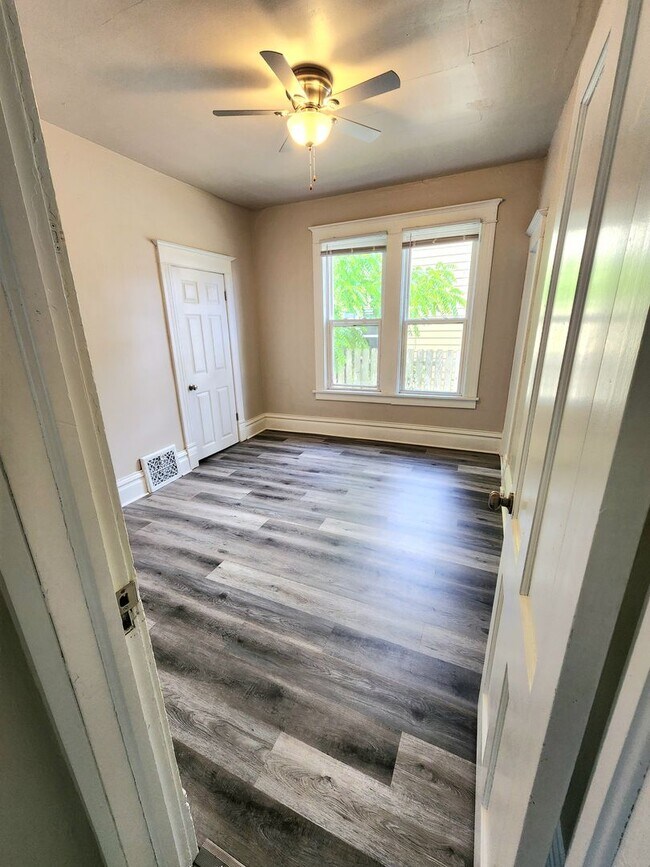 Building Photo - Birch St Duplex