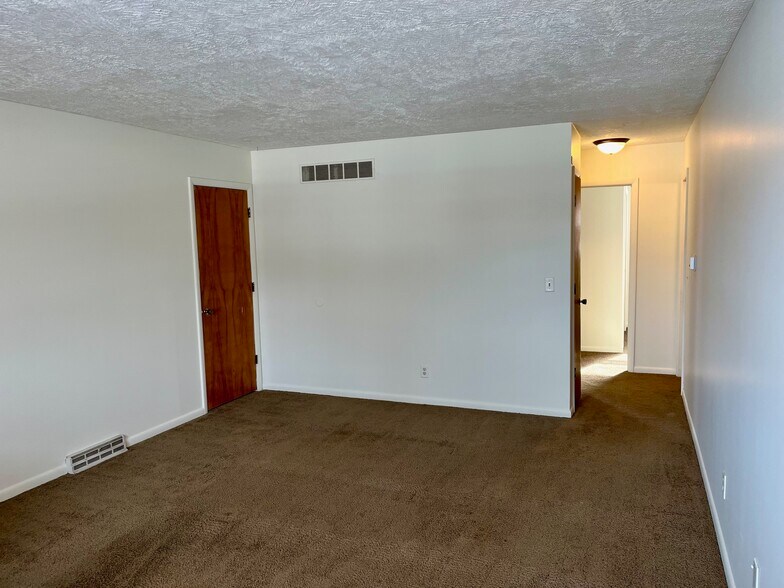 Building Photo - 201 W Shelbourne Dr