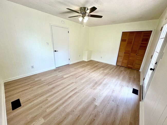 Building Photo - 4455 Pecan Valley Rd