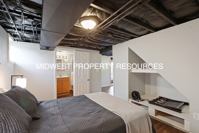 Building Photo - Historic Home in Downtown Lee's Summit