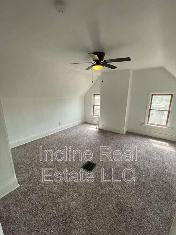 Building Photo - 561 2nd St