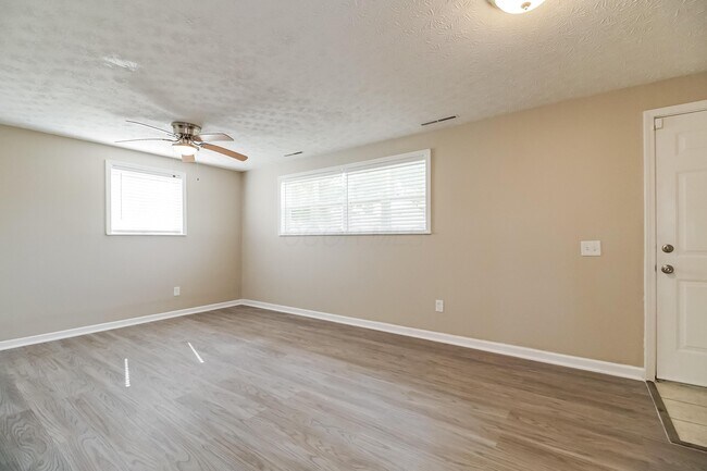 Building Photo - 3193 Elmreeb Dr