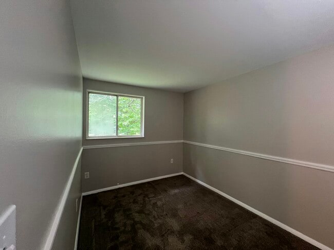 Building Photo - 4210 Burningtree Rd