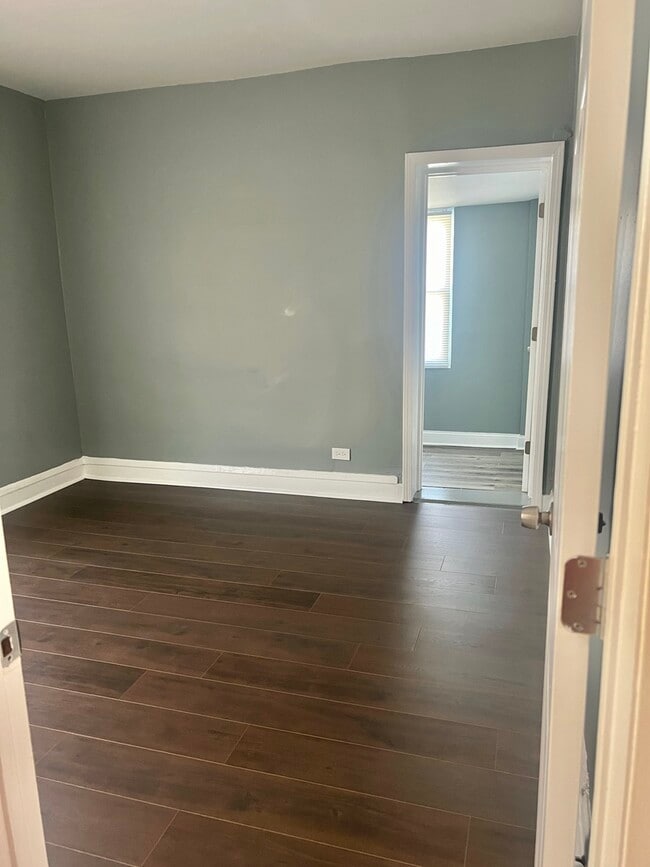 Building Photo - 47 S 20th Ave