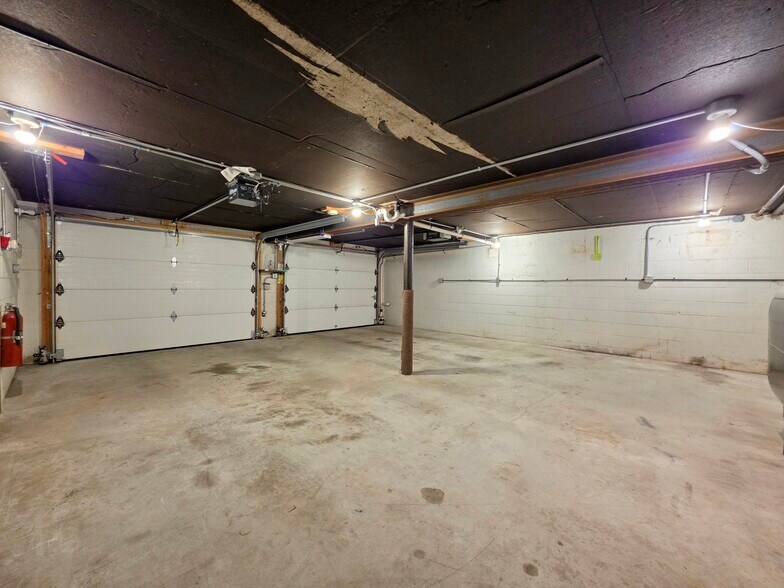 Building Photo - 154 Valley View Dr