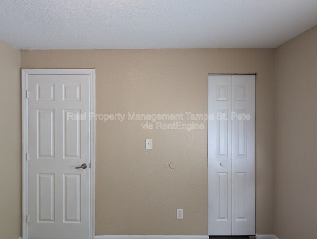 Building Photo - 8429 N 39th St