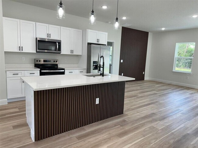 Building Photo - 3063 SW 168th Loop